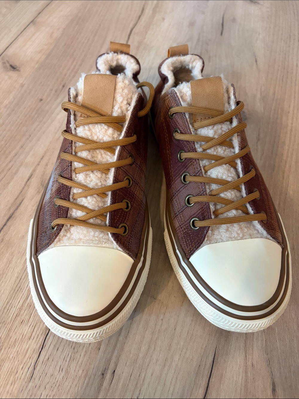VERY G SOLI PLAID SHERPA LINED SNEAKERS BROWN TAN COZY WOMEN SIZE 11
